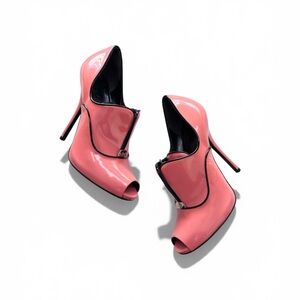 Gucci Archival Newton Patent Leather Peep Toe Platform Heels – Coral